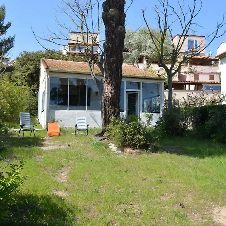Maison Avec Jardin, 5 Couchages, St Pierre La - Lave-vaisselle, Lave-linge, Animaux Acceptes - Fr-1-229d-211 *
