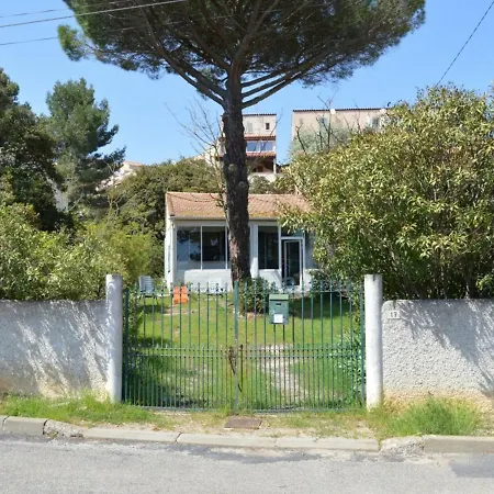 Maison Avec Jardin, 5 Couchages, St Pierre La - Lave-vaisselle, Lave-linge, Animaux Acceptes - Fr-1-229d-211 Holiday home Saint-Pierre-la-Mer (Aude)