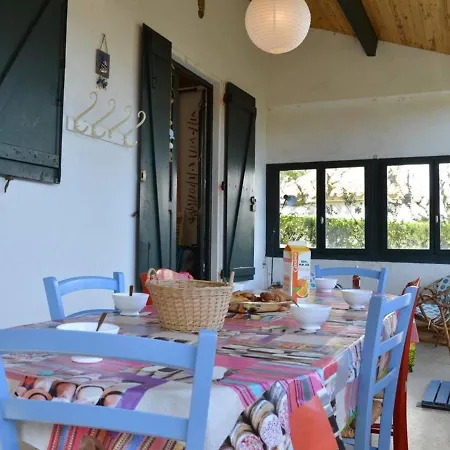 Holiday home Maison Avec Jardin, 5 Couchages, St Pierre La - Lave-vaisselle, Lave-linge, Animaux Acceptes - Fr-1-229d-211 *